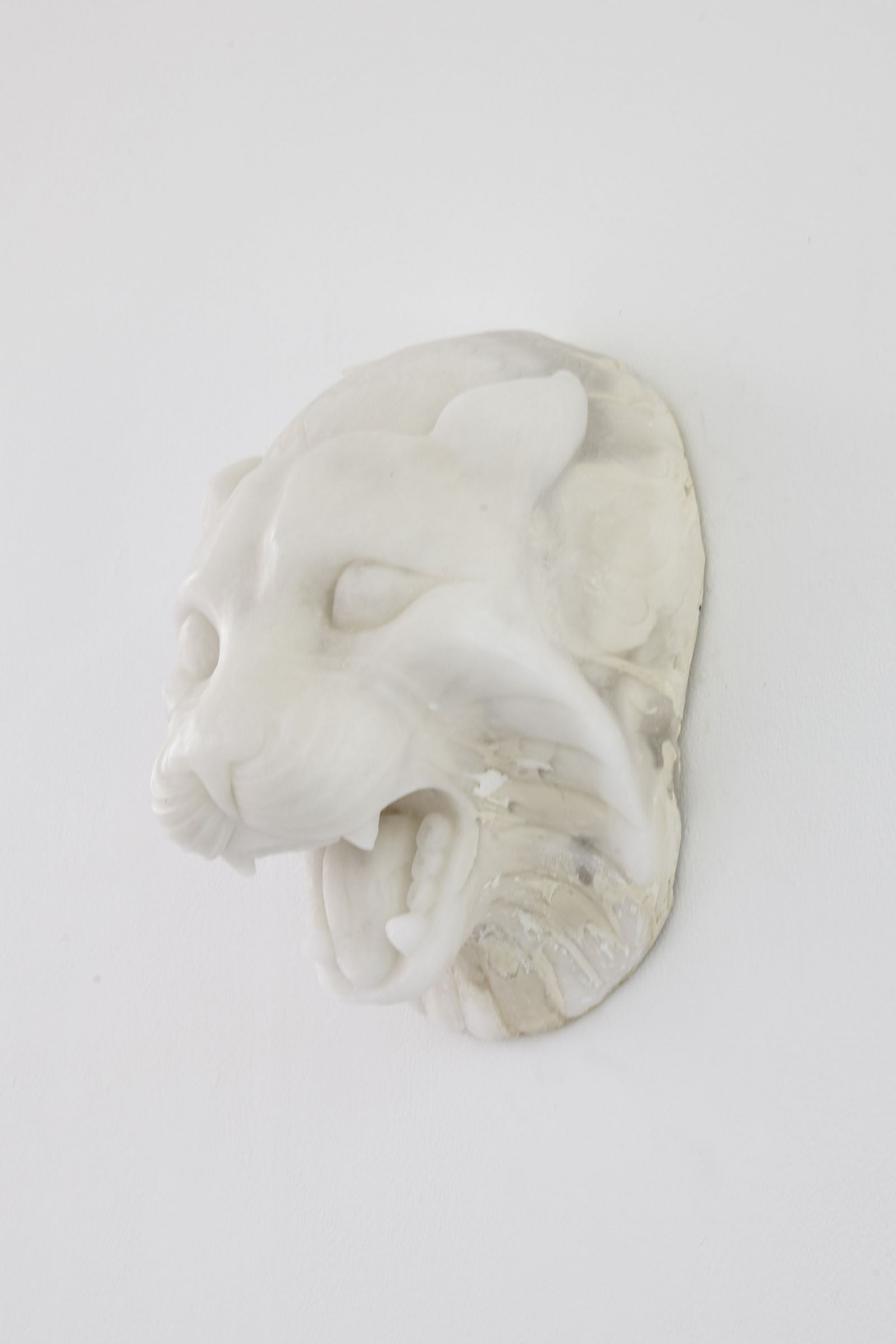 alicia-zaton-tousseul-2-platre-et-cire-35x35cm-2019-4a7082112e89b8192857401107e16f30